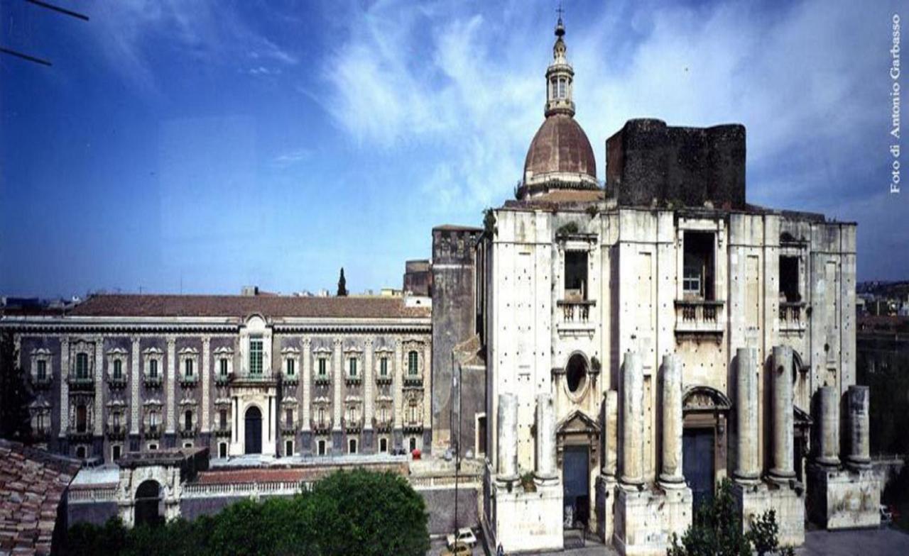 Benedettini - Exclusive Apartments & Monastery View คาตาเนีย ภายนอก รูปภาพ