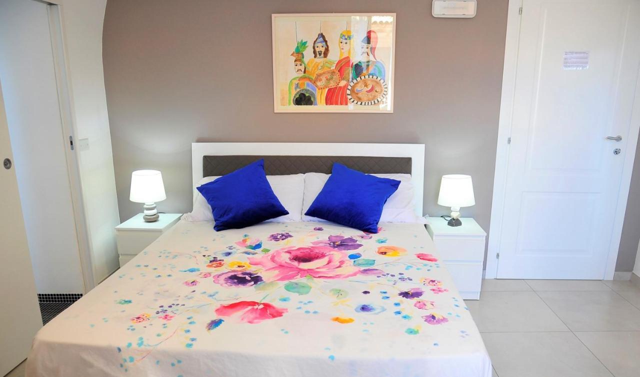 Benedettini - Exclusive Apartments & Monastery View คาตาเนีย ภายนอก รูปภาพ