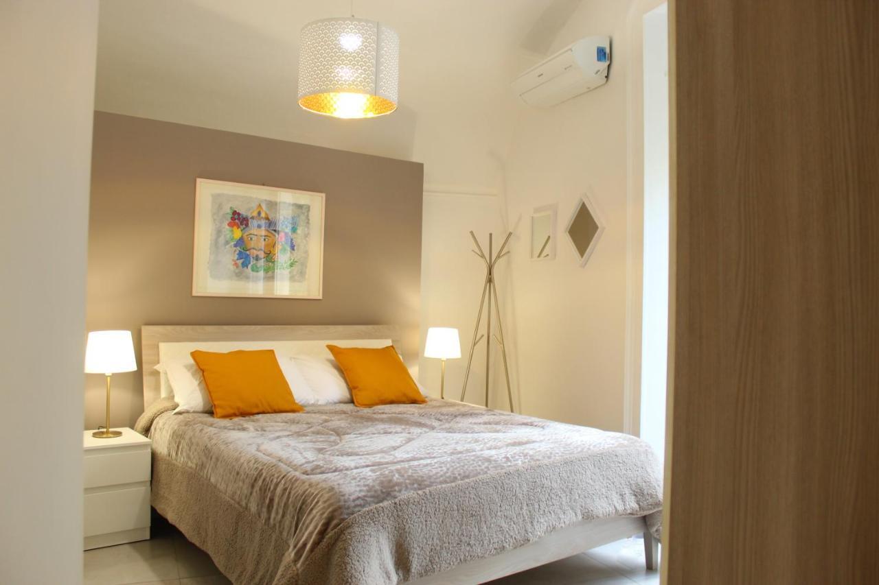 Benedettini - Exclusive Apartments & Monastery View คาตาเนีย ภายนอก รูปภาพ